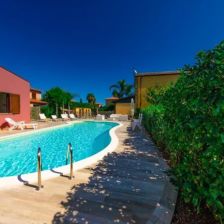 Luxury Lascari