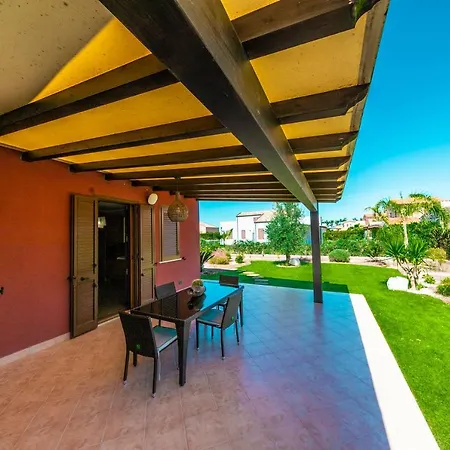 Luxury Villa *