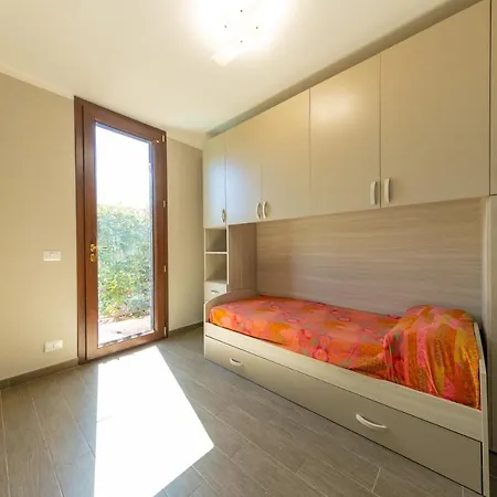 Luxury * Lascari