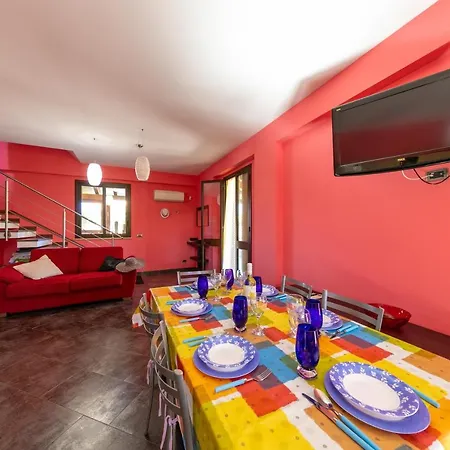 Luxury Lascari