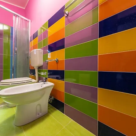 Luxury Lascari
