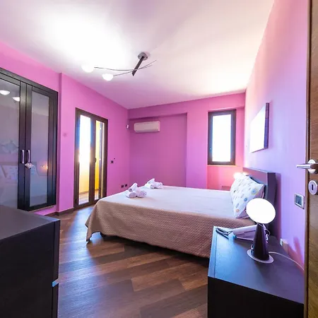 Luxury * Lascari